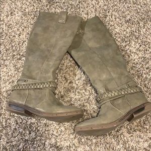 Size 7.5 Grey Zip-up Boots